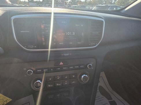 Used 2021 Kia Sportage LX image 16