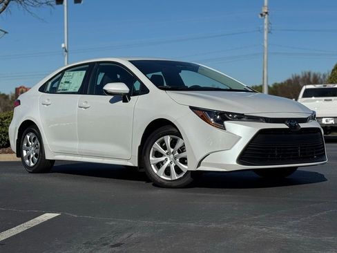 New 2026 Toyota Corolla LE image 2