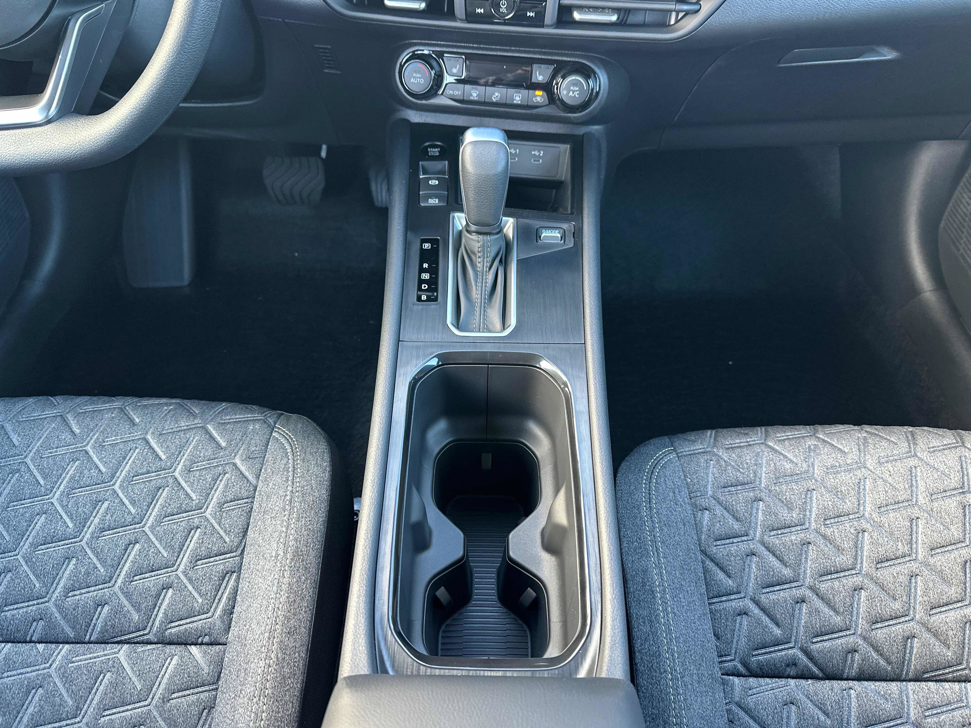 New 2027 Nissan Kicks SV AWD/4WD image 29