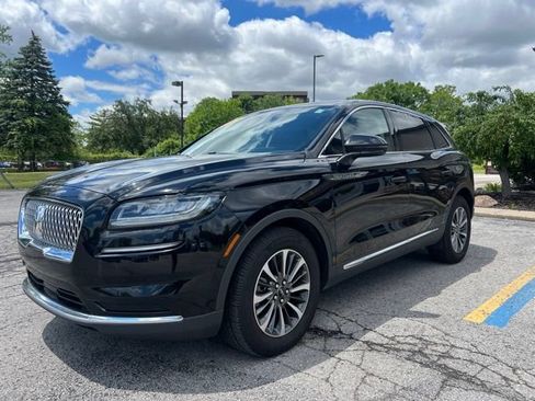 Used 2023 Lincoln Nautilus AWD image 3