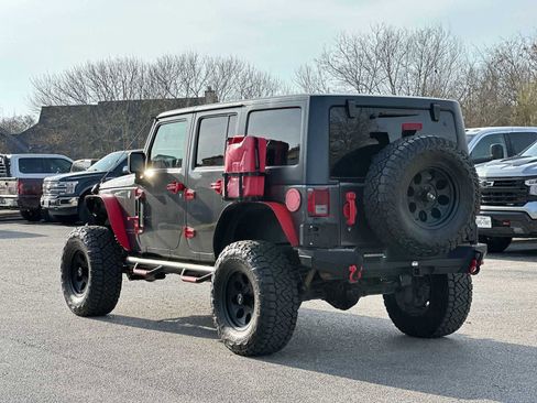 Used 2016 Jeep Wrangler Unlimited Rubicon w/ Connectivity Group AWD/4WD image 13