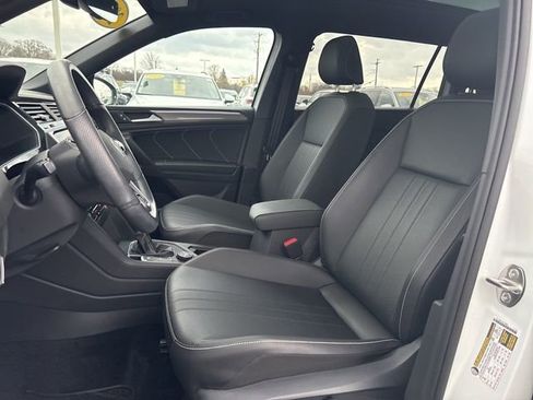 Certified 2023 Volkswagen Tiguan SE R-Line image 15
