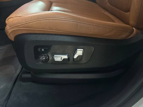 Used 2022 BMW X7 xDrive40i w/ Premium Package AWD/4WD image 20