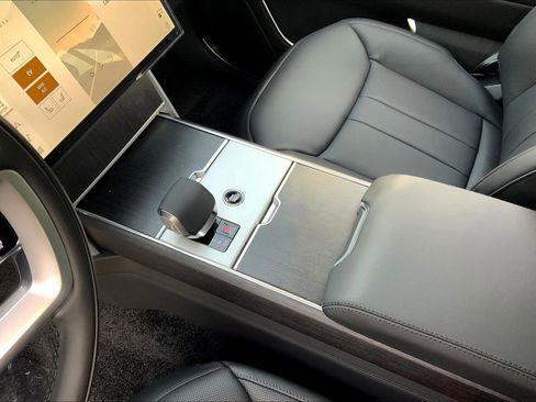 New 2025 Land Rover Range Rover SE image 7