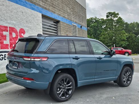New 2026 Jeep Grand Cherokee Limited AWD/4WD image 7
