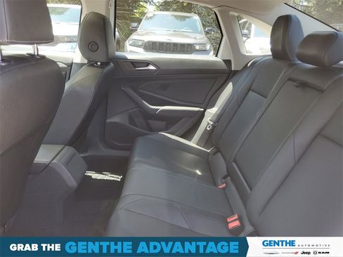 Used 2020 Volkswagen Jetta SE image 22