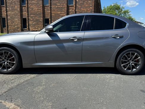 Used 2018 Alfa Romeo Giulia AWD image 5