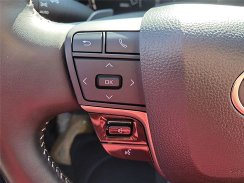 Used 2025 Toyota Camry SE image 22