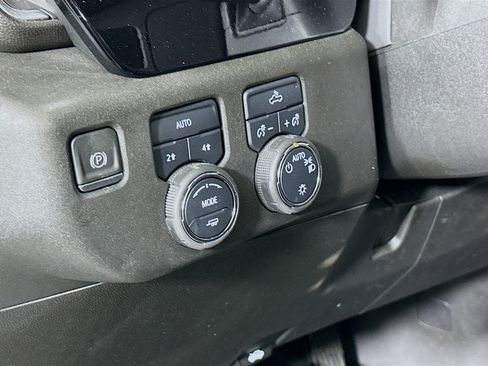 Used 2023 Chevrolet Silverado 1500 LT AWD/4WD image 16
