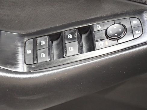 Used 2023 Nissan Rogue S AWD/4WD image 16