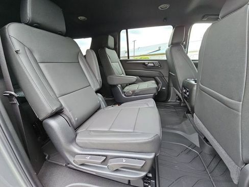 New 2026 Chevrolet Suburban LT w/ Comfort Package AWD/4WD image 28