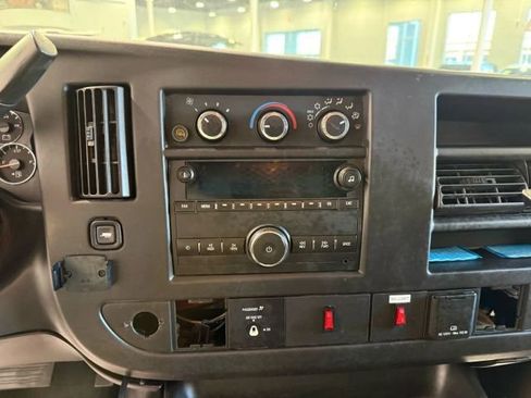 Used 2015 Chevrolet Express 3500 Work Van image 18