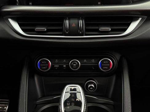 Used 2024 Alfa Romeo Stelvio Veloce image 29