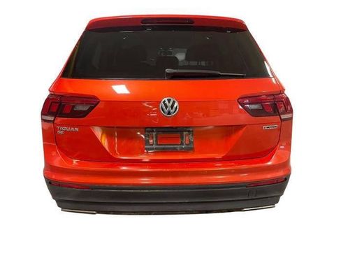 Used 2019 Volkswagen Tiguan SE w/ Panoramic Sunroof Package image 4