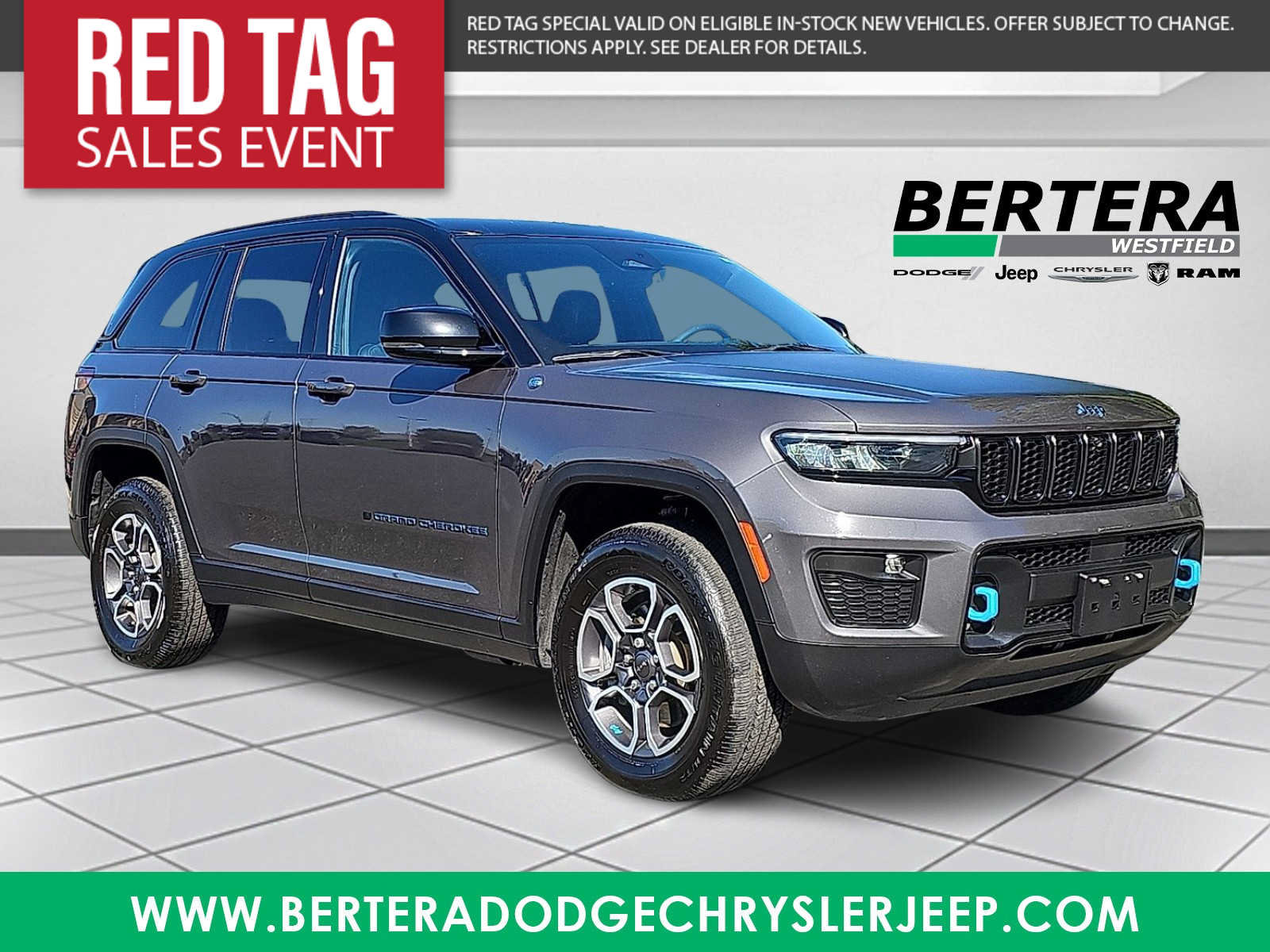 Used 2022 Jeep Grand Cherokee Trailhawk AWD/4WD image 1
