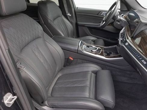Used 2025 BMW X5 xDrive50e AWD/4WD image 21