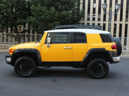 Used 2007 Toyota FJ Cruiser 4WD image 12