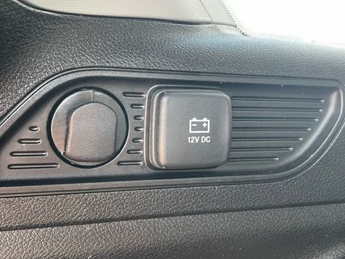 Used 2023 Jeep Grand Cherokee Limited AWD/4WD image 18