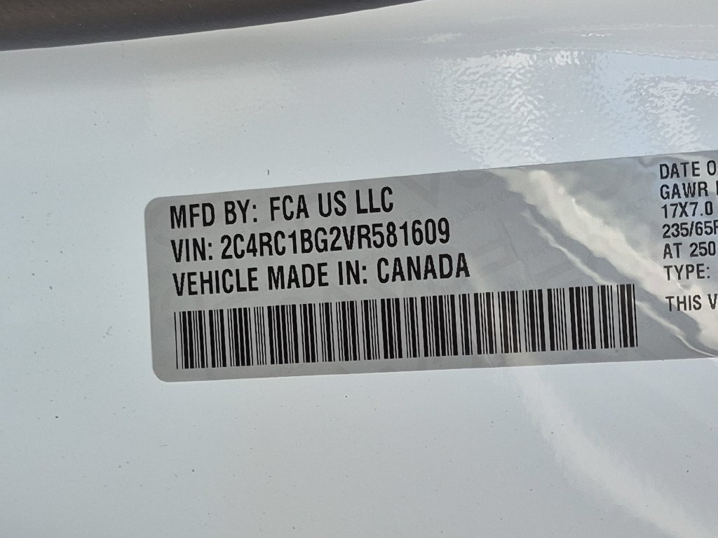 New 2027 Chrysler Pacifica Select w/ Family Tech Group FWD image 25