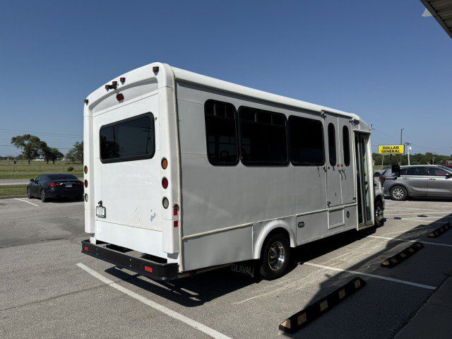 Used 2016 Ford E-450 and Econoline 450 Super Duty w/ Shuttle Bus Prep Package RWD image 4