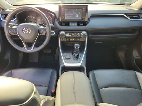 Used 2021 Toyota RAV4 XLE Premium image 13