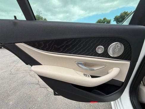 Used 2021 Mercedes-Benz E 350 Sedan image 28