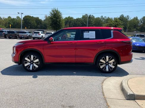 Used 2025 Mitsubishi Outlander SE AWD/4WD image 4