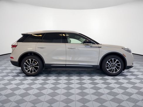 Used 2020 Lincoln Corsair FWD w/ Equipment Group 101A image 8
