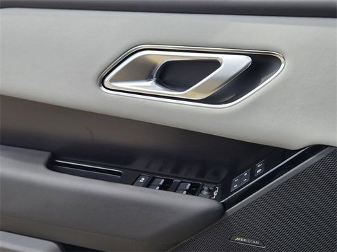 New 2026 Land Rover Range Rover Velar Dynamic SE image 16