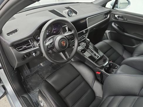 Certified 2026 Porsche Macan GTS AWD/4WD image 4