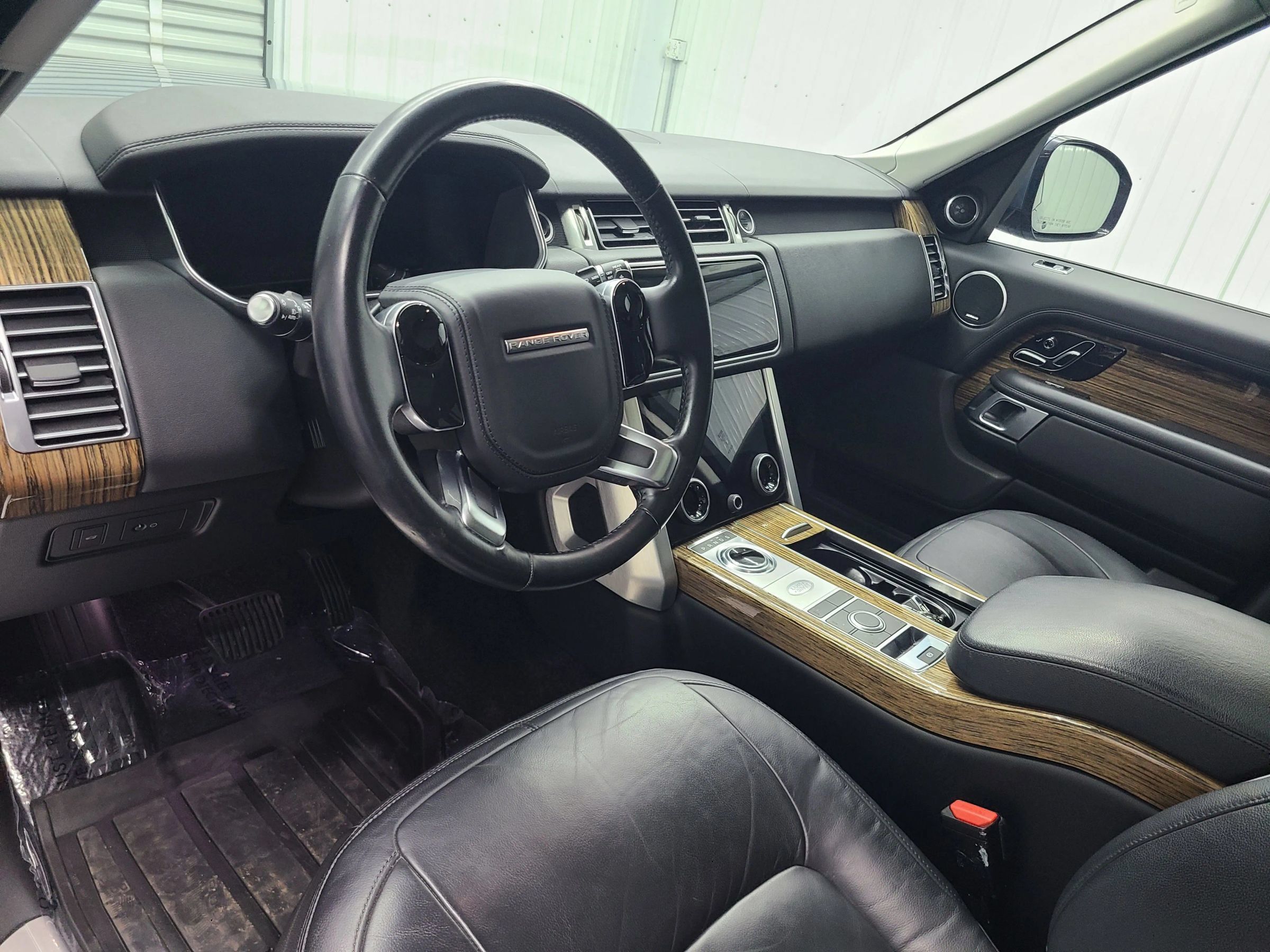 Used 2021 Land Rover Range Rover AWD/4WD image 24