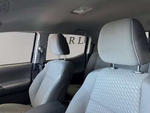 Used 2022 Toyota Tacoma SR5 w/ SR5 Appearance Package (SM) RWD image 9