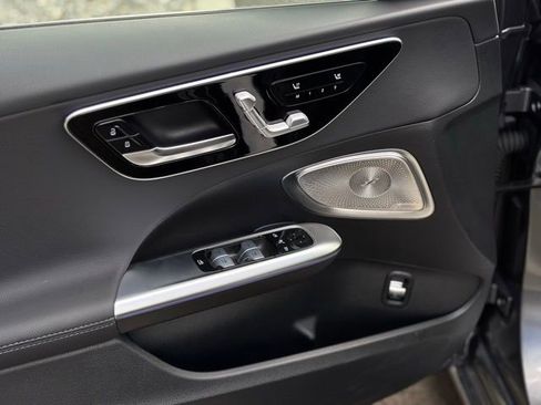 Used 2025 Mercedes-Benz C 300 4MATIC Sedan image 21