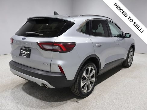 Used 2024 Ford Escape Platinum AWD/4WD image 2