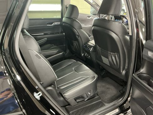 Used 2024 Hyundai Palisade Limited AWD/4WD image 16