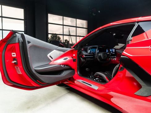Used 2020 Chevrolet Corvette Stingray Preferred Cpe w/ 2LT Preferred Equipment Group RWD image 27