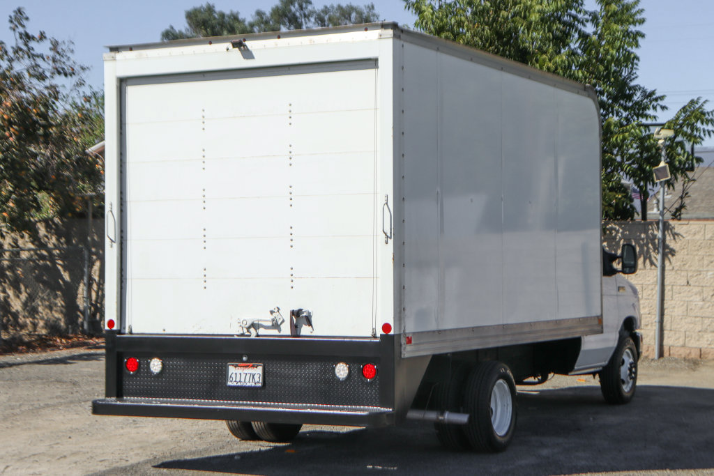 Used 2022 Ford E-450 and Econoline 450 Super Duty w/ Power Windows & Locks Group RWD image 8