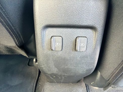 Used 2022 Nissan Kicks SR FWD image 26