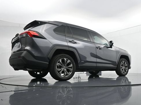 Used 2022 Toyota RAV4 XLE Premium AWD/4WD image 30