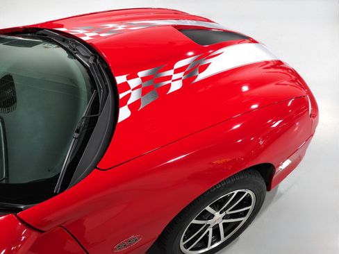 Used 2002 Chevrolet Camaro Z28 w/ SS Performance/Appearance Pkg image 91