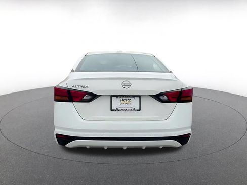 Used 2025 Nissan Altima 2.5 SV FWD image 12
