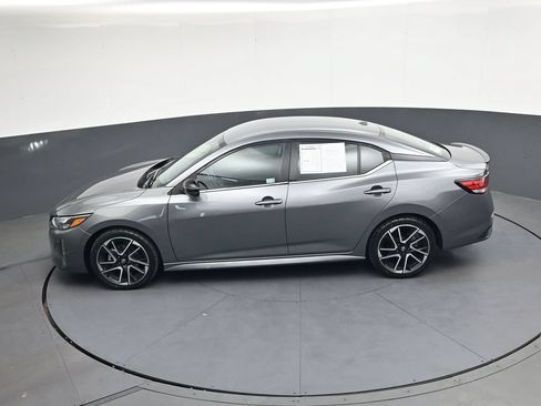 Used 2025 Nissan Sentra SR FWD image 39