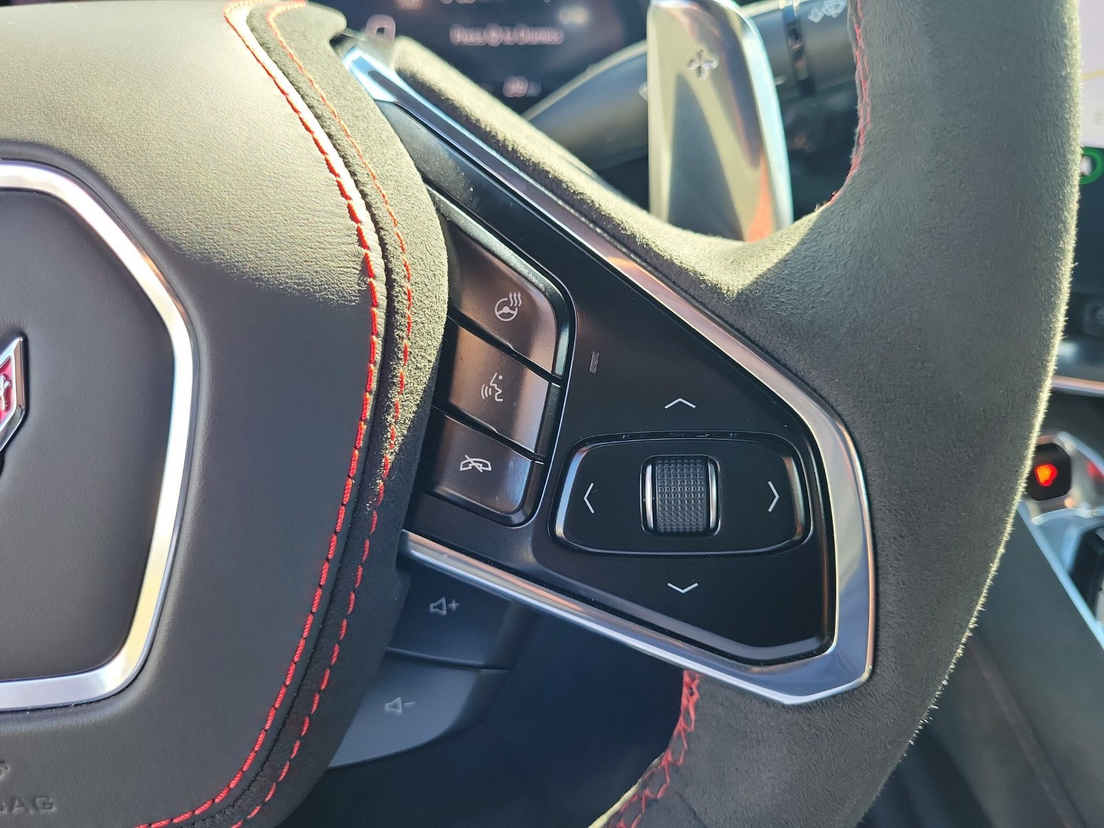 Used 2020 Chevrolet Corvette Stingray Premium Cpe w/ 3LT Preferred Equipment Group RWD image 17