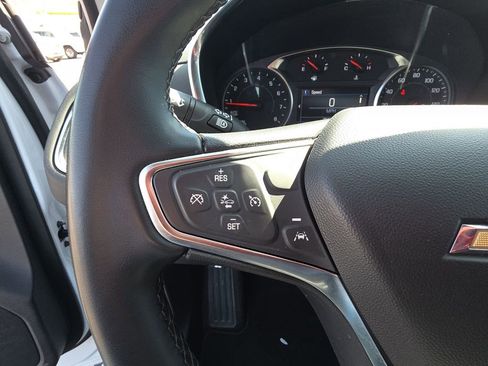 Used 2024 Chevrolet Equinox LT image 18