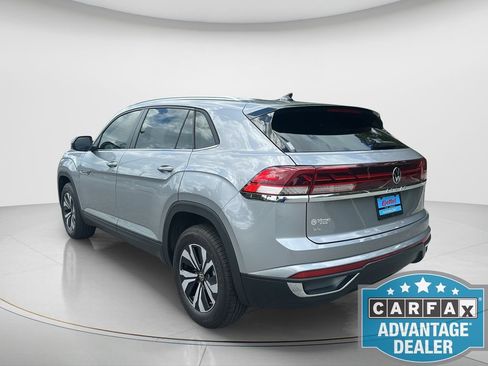 Certified 2026 Volkswagen Atlas Cross Sport SE FWD image 4
