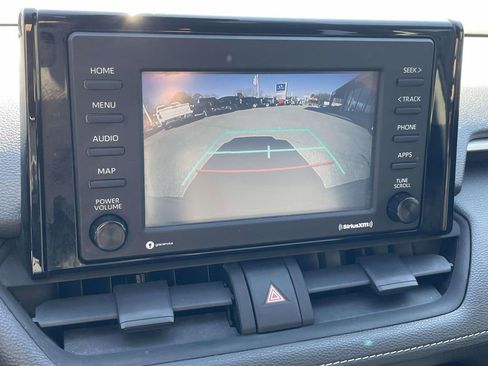 Used 2020 Toyota RAV4 LE image 17