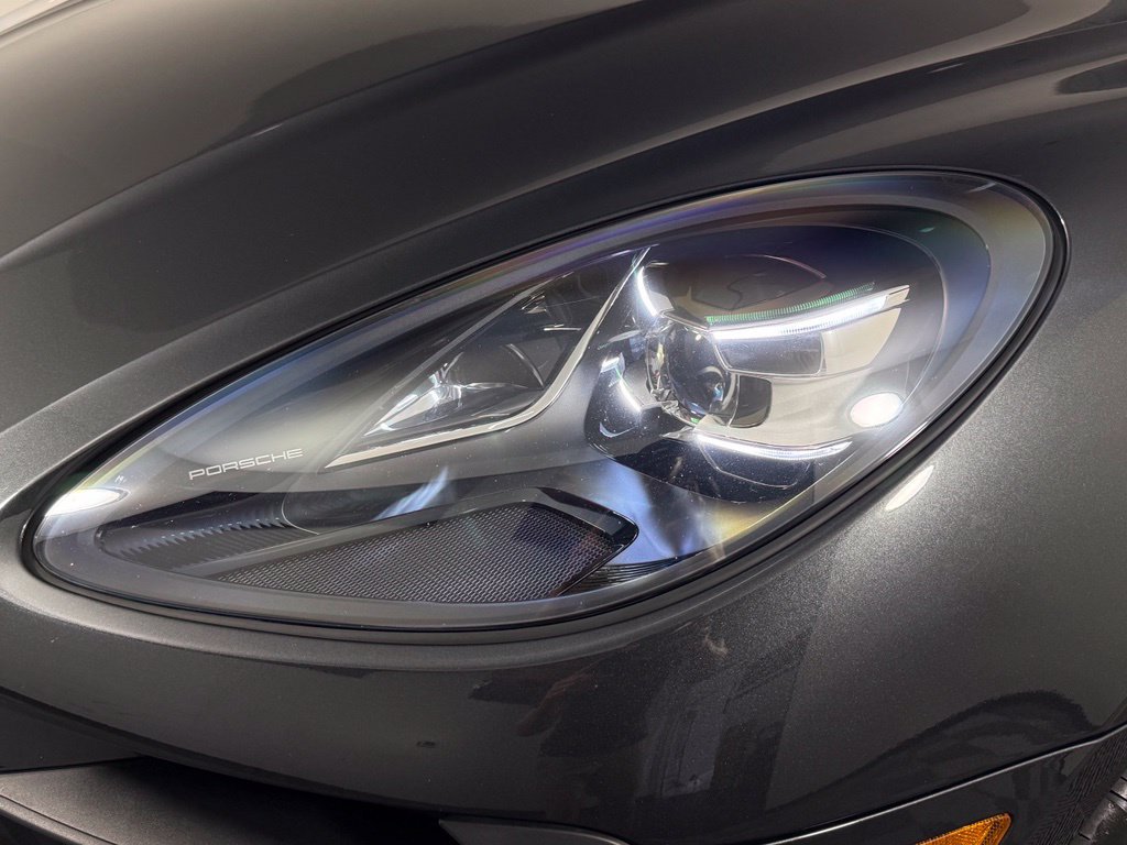 Certified 2021 Porsche Macan AWD/4WD image 12