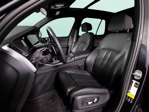 Used 2019 BMW X5 xDrive50i image 19