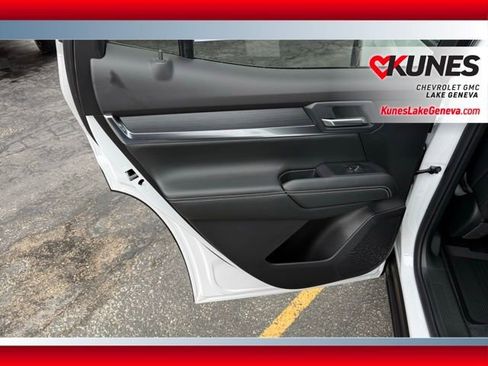 New 2026 GMC Terrain Elevation w/ Elevation Premium Package AWD/4WD image 17