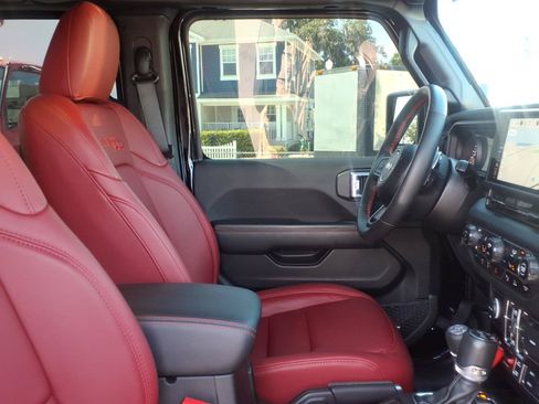 Used 2024 Jeep Wrangler Unlimited Rubicon 392 AWD/4WD image 11